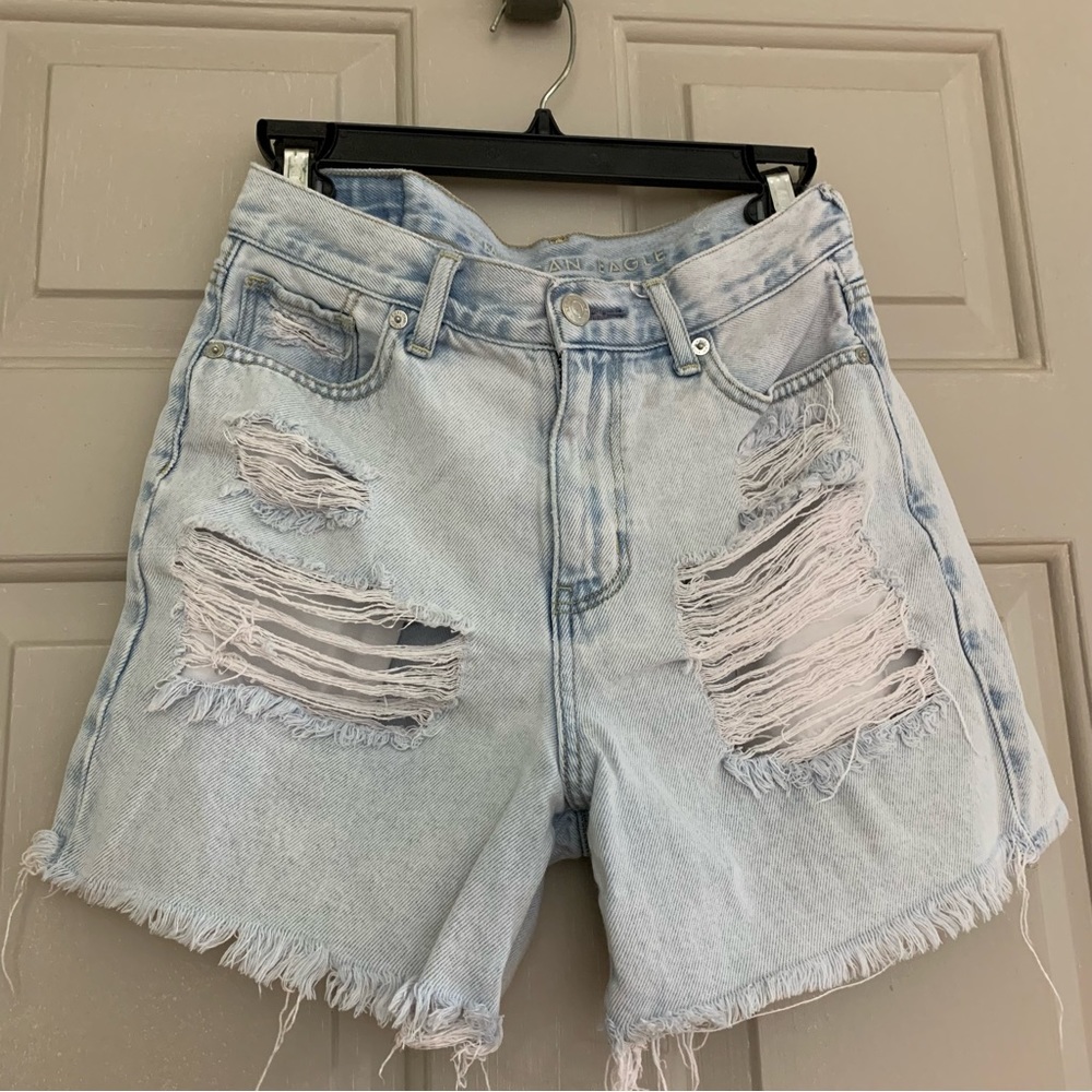 American Eagle destroyed cut offs mom jeans short 0